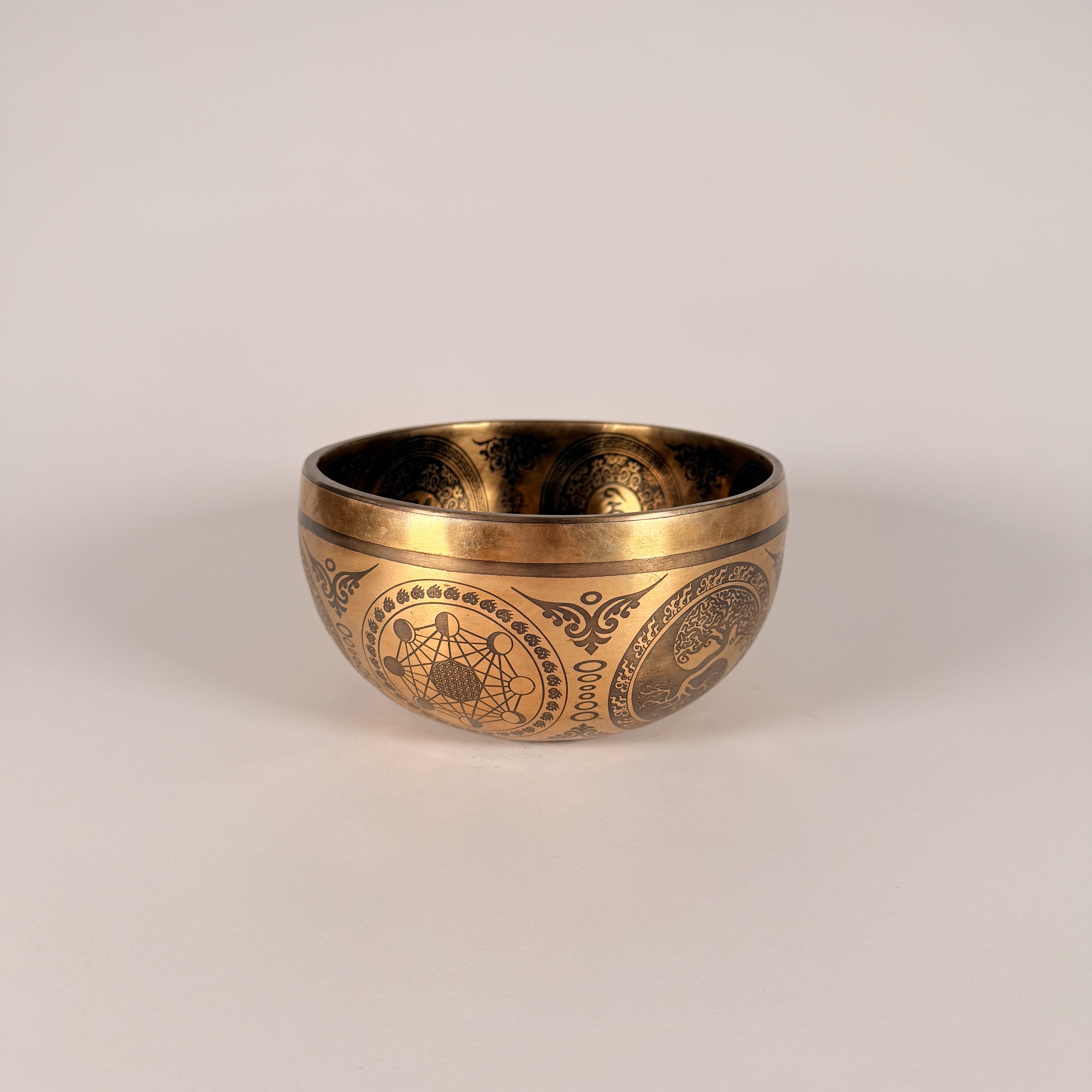 Hand Etched Bowl — 6.75" W x 3.5" H, D Note, 900g