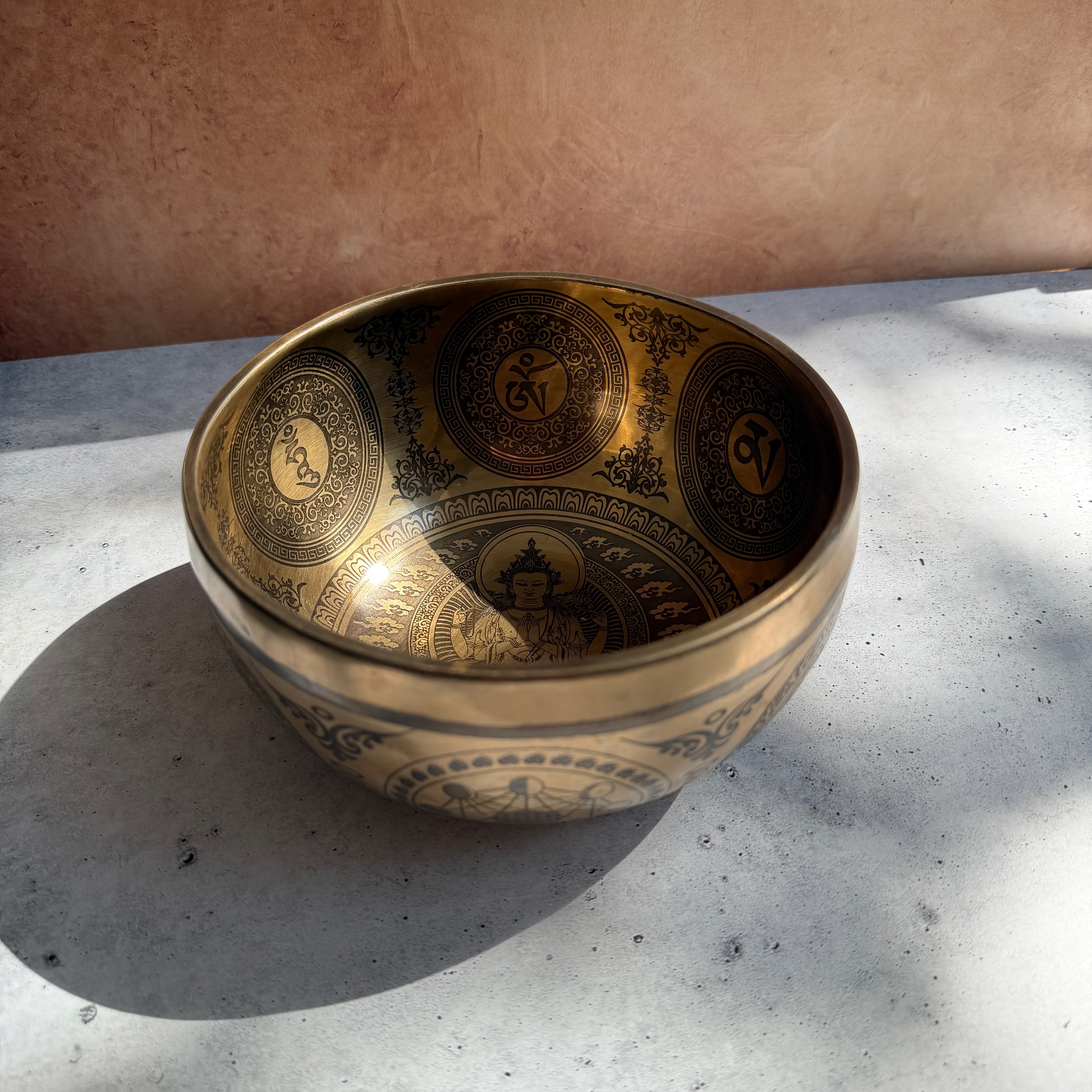 Hand Etched Bowl — 6.75" W x 3.5" H, D Note, 900g
