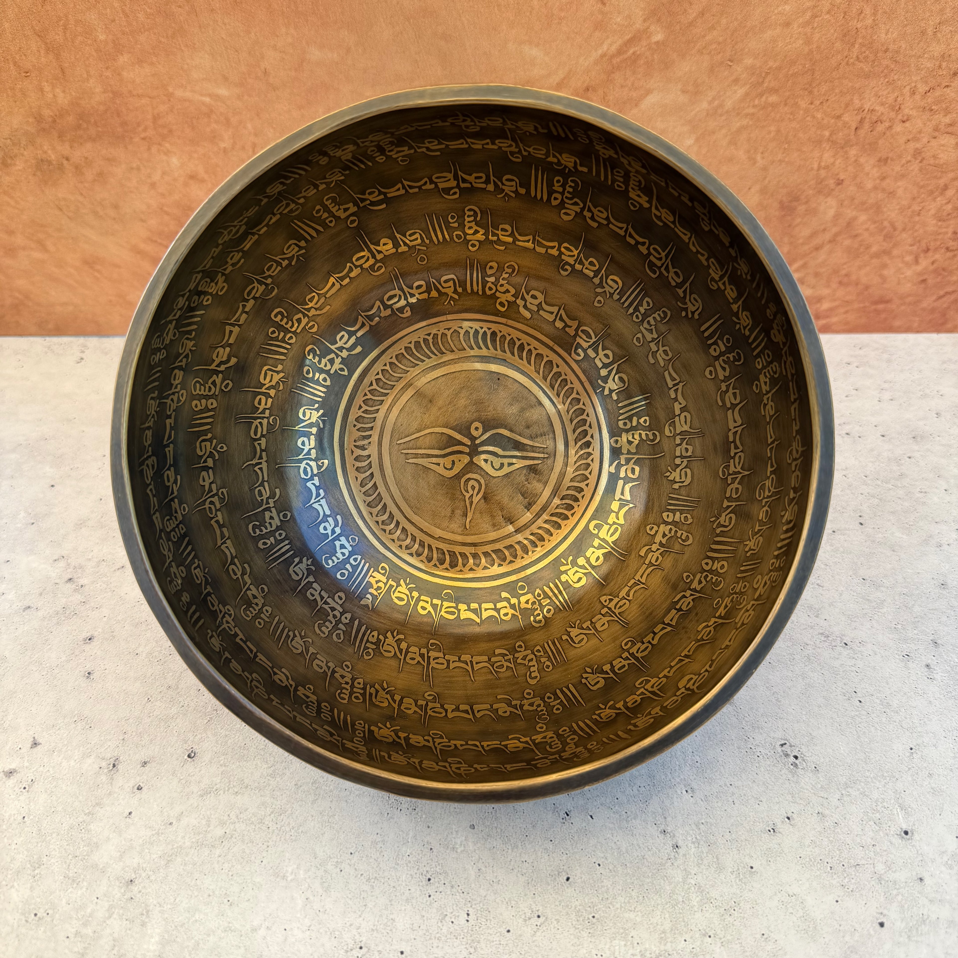 Hand Etched Bowl — 7.00" W x 3.5" H, C Note, 842g