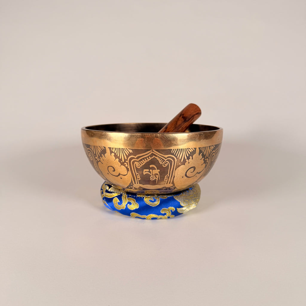 Hand Etched Bowl — 7.25" W x 3.25" H, B Note, 866g