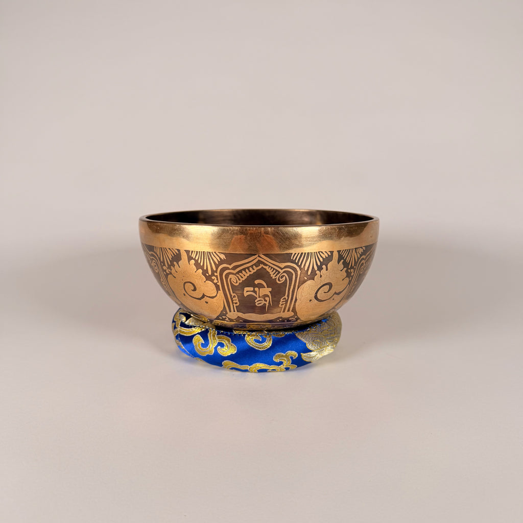 Hand Etched Bowl — 7.25" W x 3.25" H, B Note, 866g
