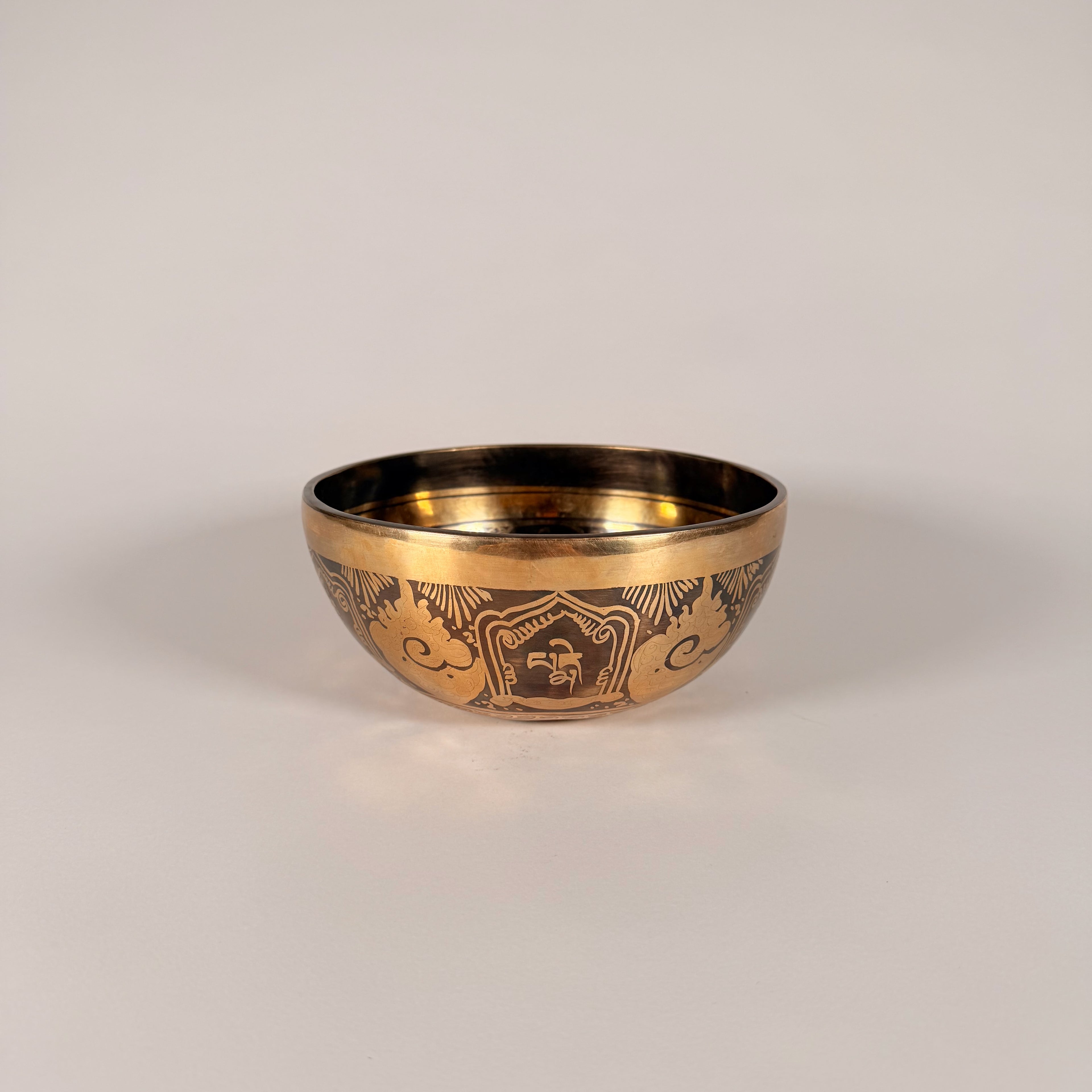 Hand Etched Bowl — 7.25" W x 3.25" H, B Note, 866g