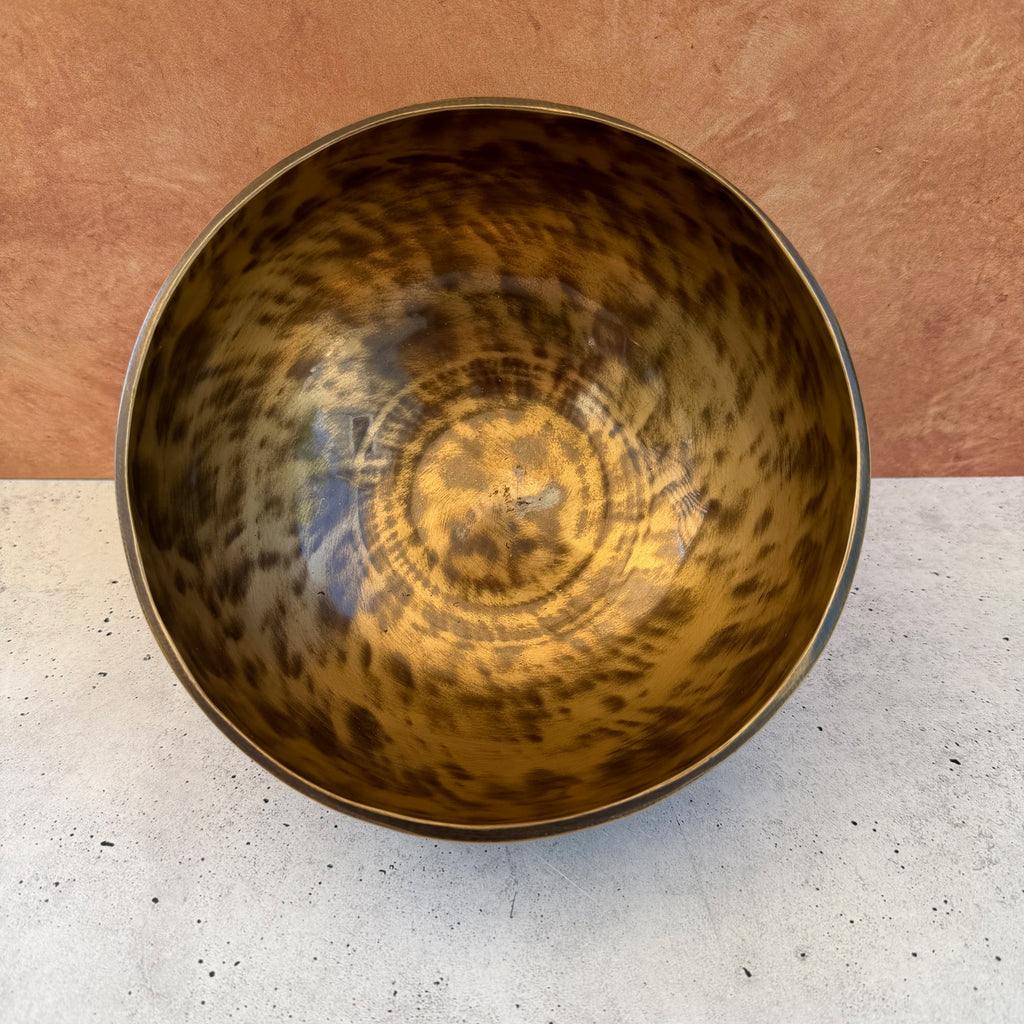 Hand-Hammered Singing Bowl — 7.00" W x 3.50" H, A Note, 848g