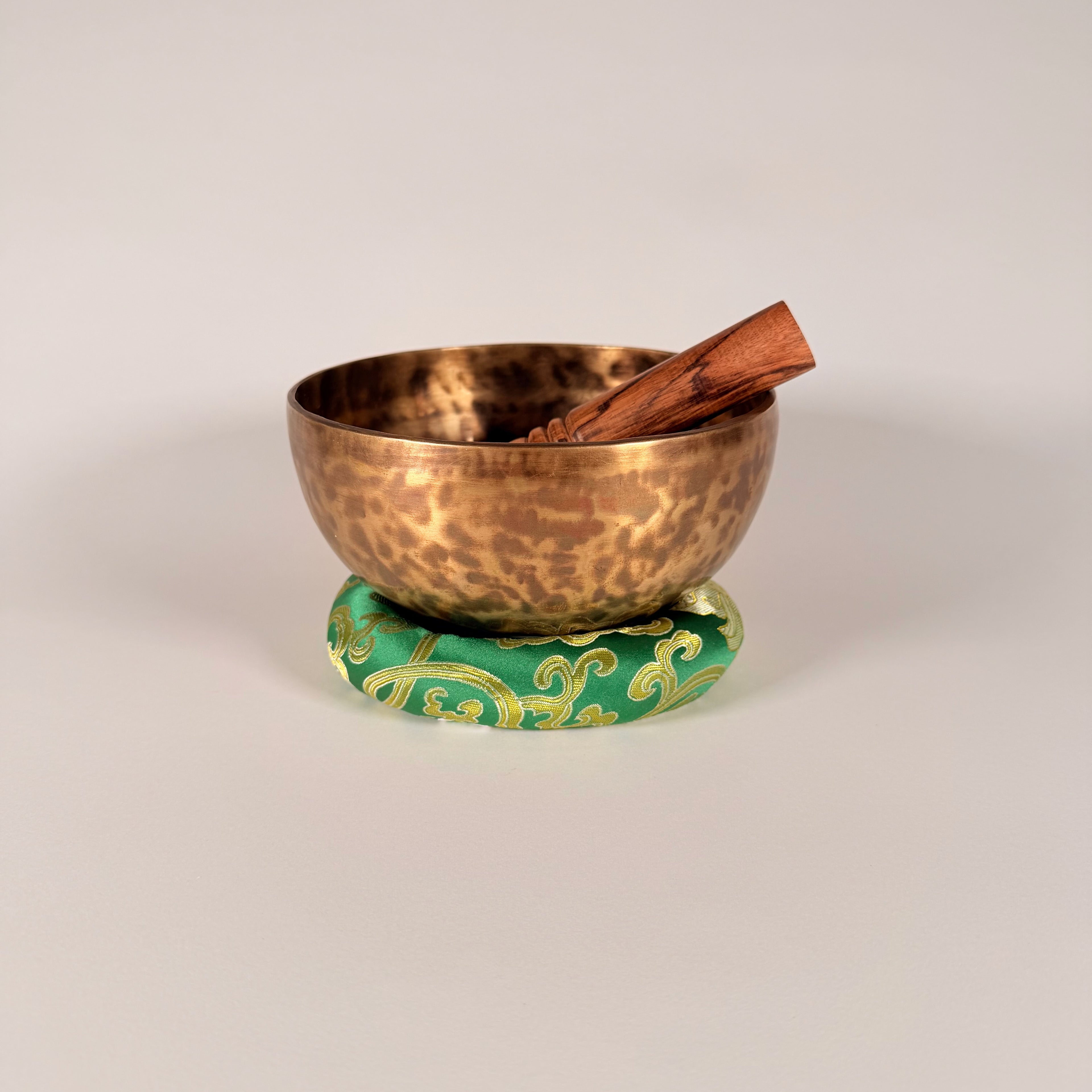 Hand-Hammered Singing Bowl — 7.00" W x 3.50" H, A Note, 890g