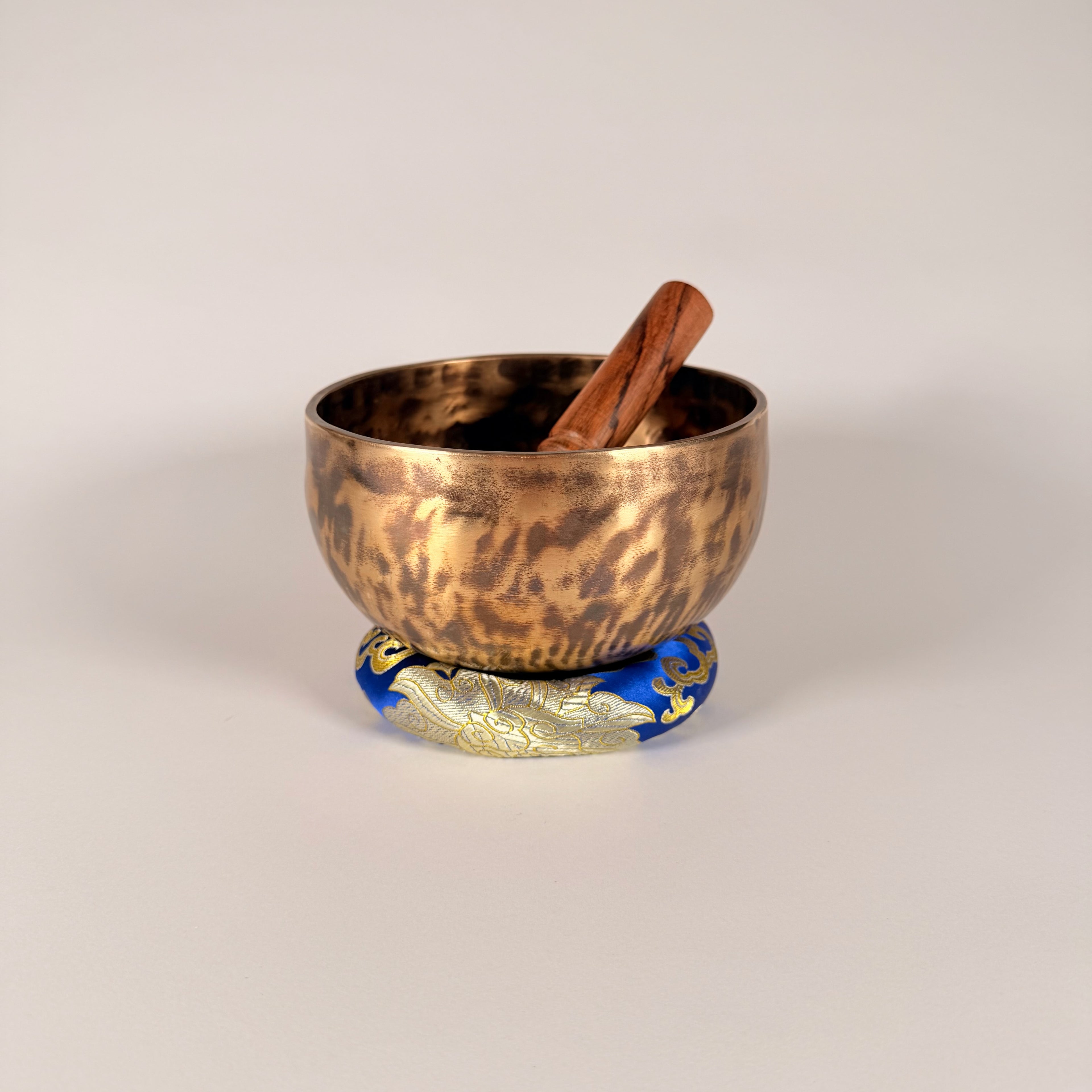 Hand-Hammered Singing Bowl — 6.50" W x 3.50" H, C Note, 842g