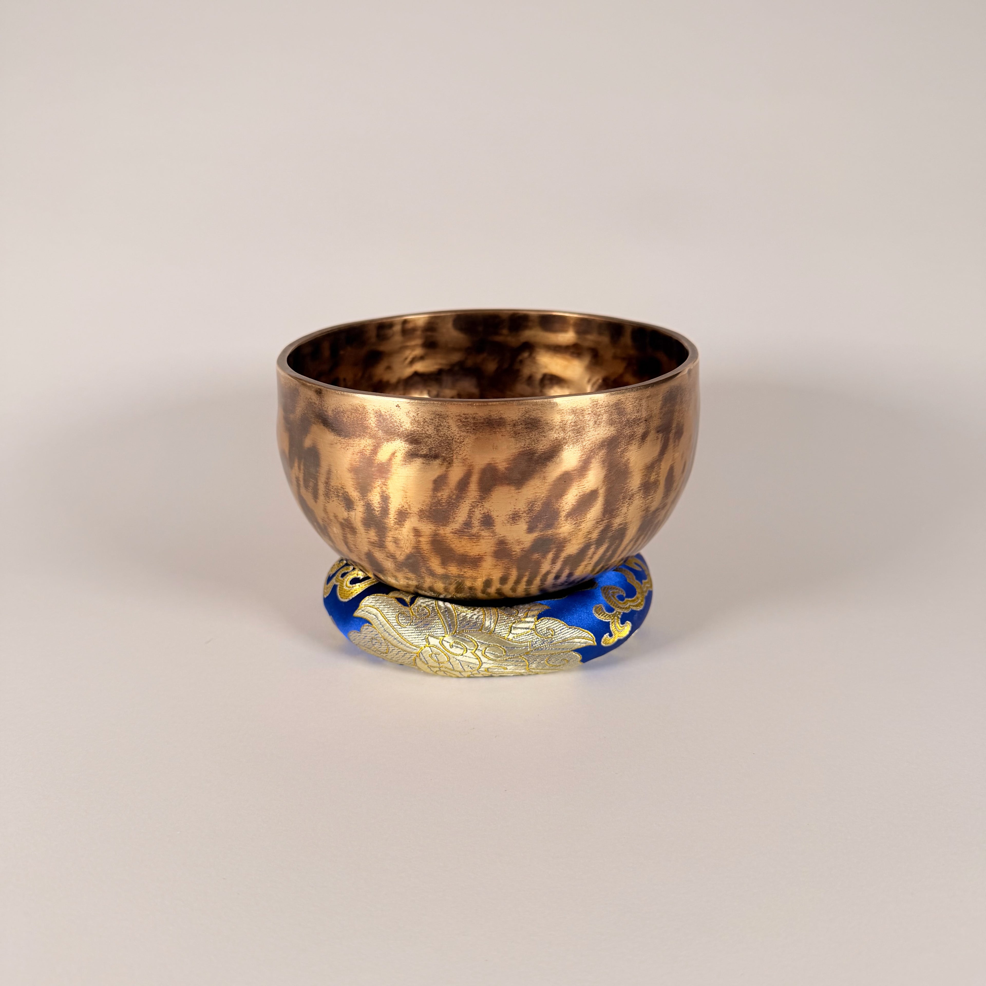 Hand-Hammered Singing Bowl — 6.50" W x 3.50" H, C Note, 842g