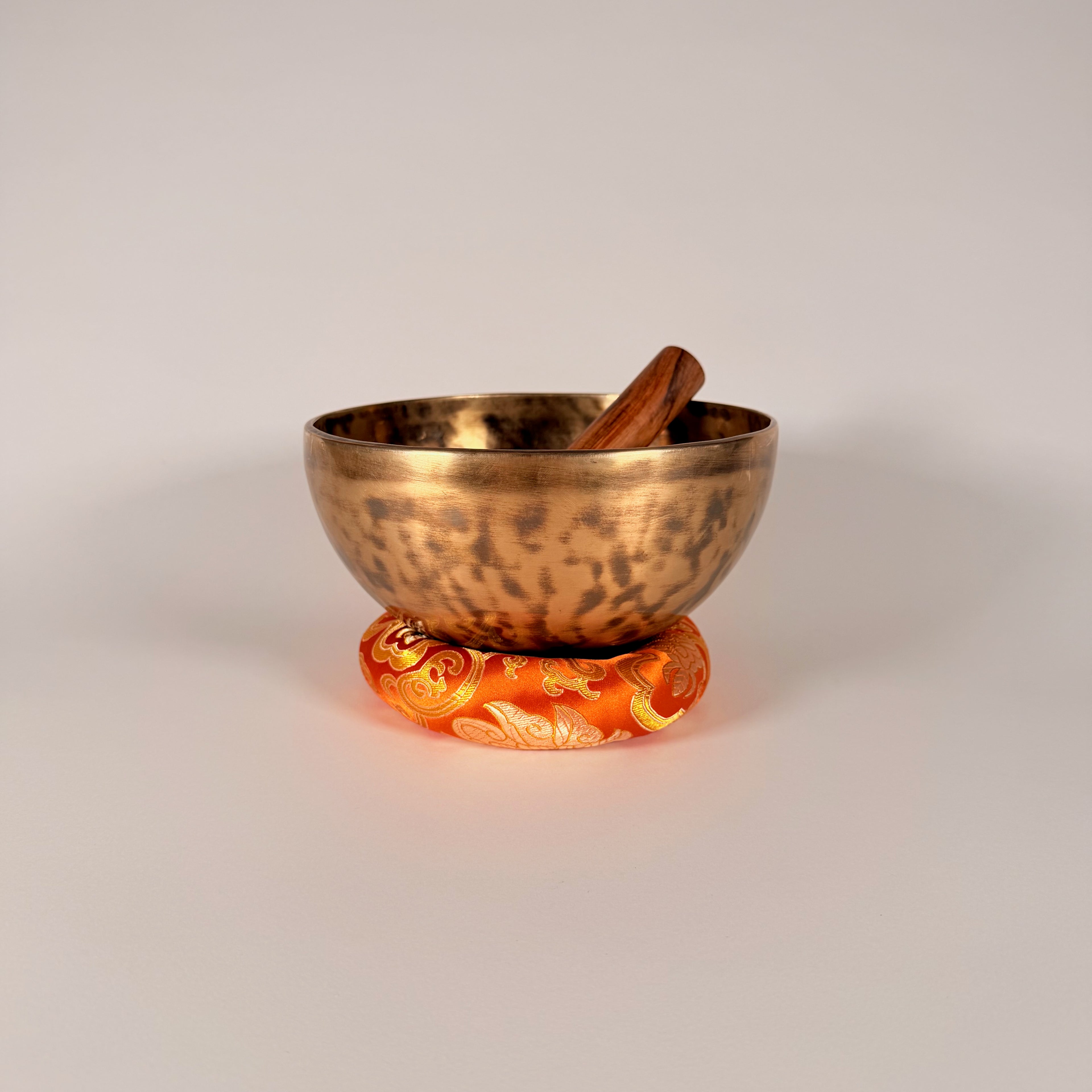 Hand-Hammered Singing Bowl — 7.75" W x 3.75" H, F Note, 1110g