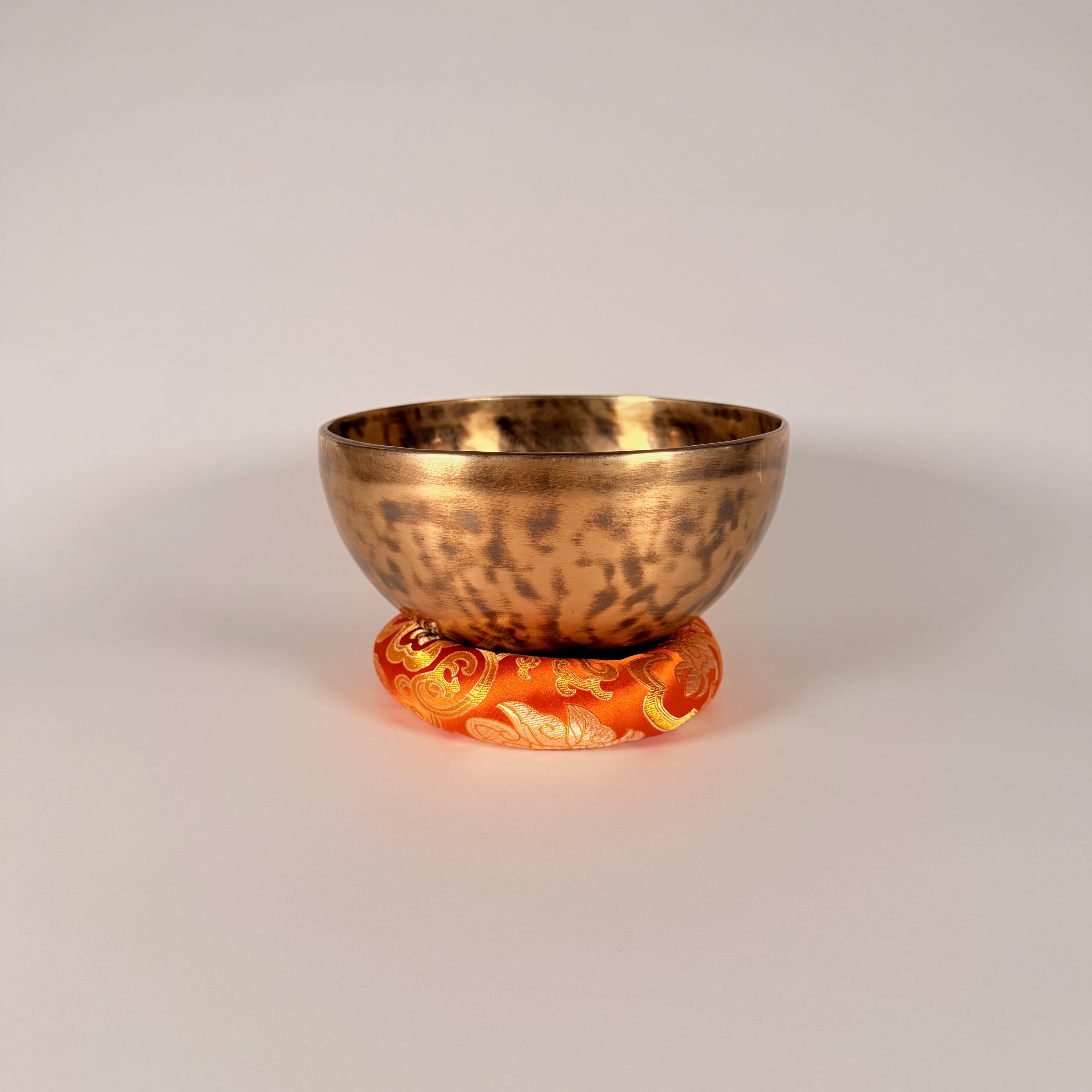 Hand-Hammered Singing Bowl — 7.75" W x 3.75" H, F Note, 1110g