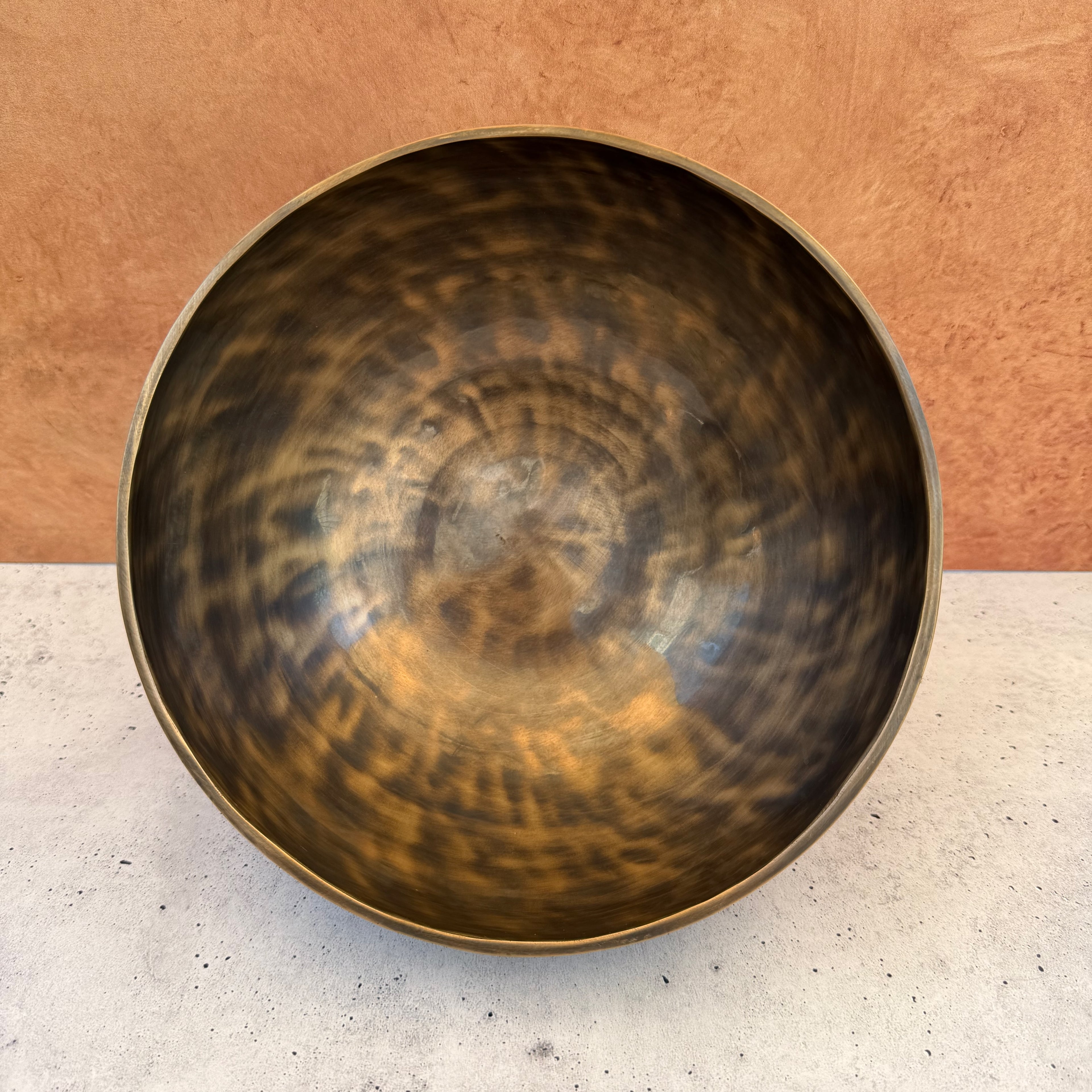 Hand-Hammered Singing Bowl — 8.25" W x 3.75" H, E Note, 1146g