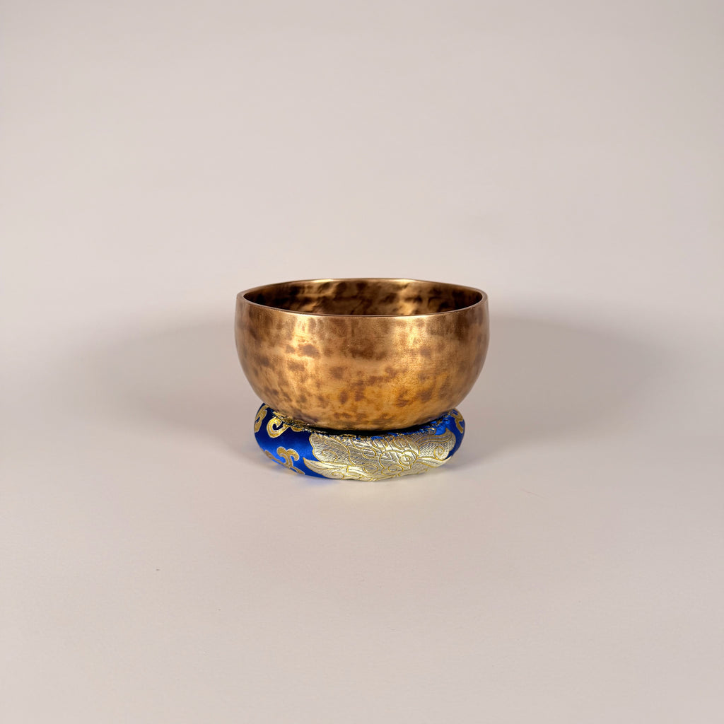 Hand-Hammered Singing Bowl — 6.25" W x 3.25" H, E Note, 738g