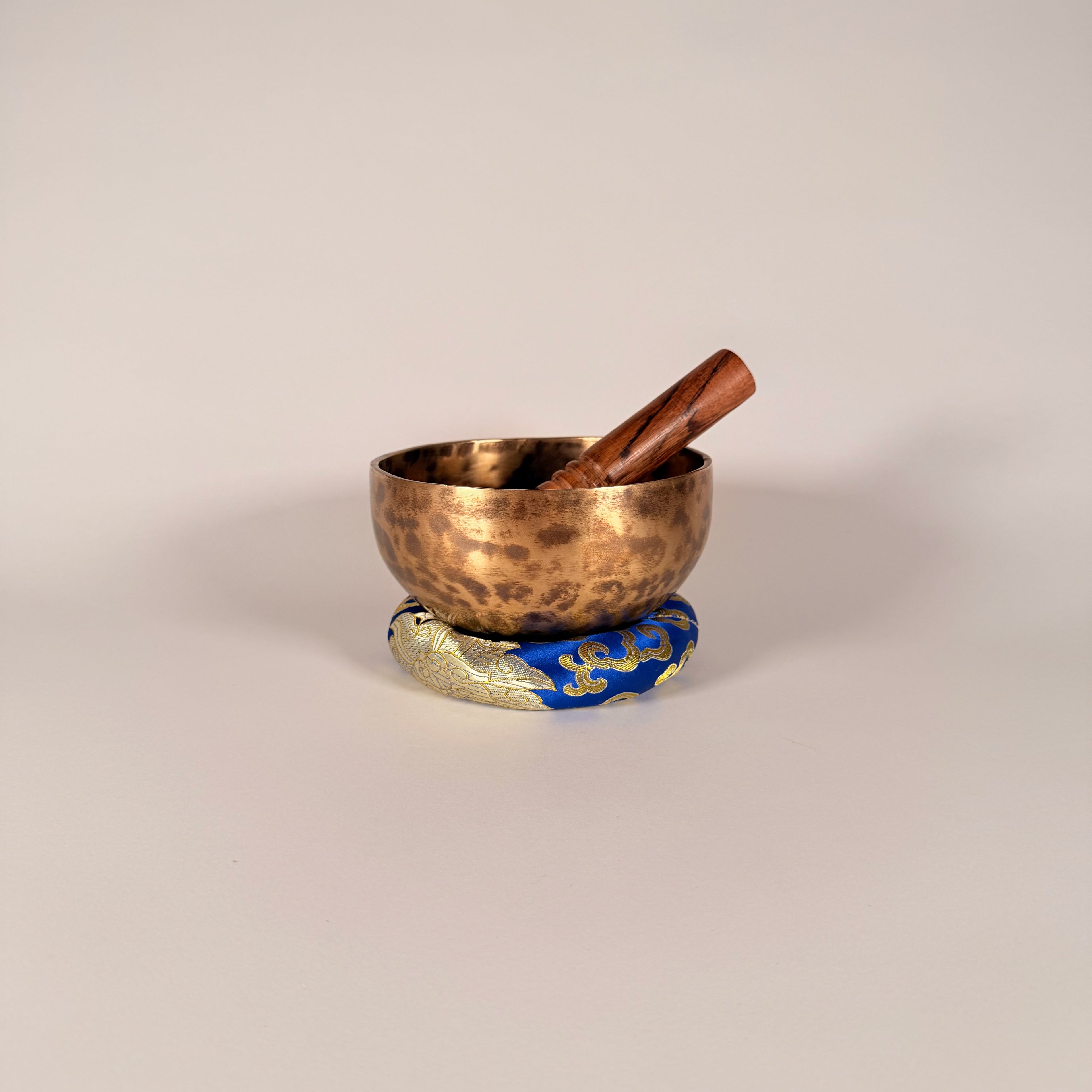 Hand-Hammered Singing Bowl — 6.00" W x 3.25" H, E Note, 628g