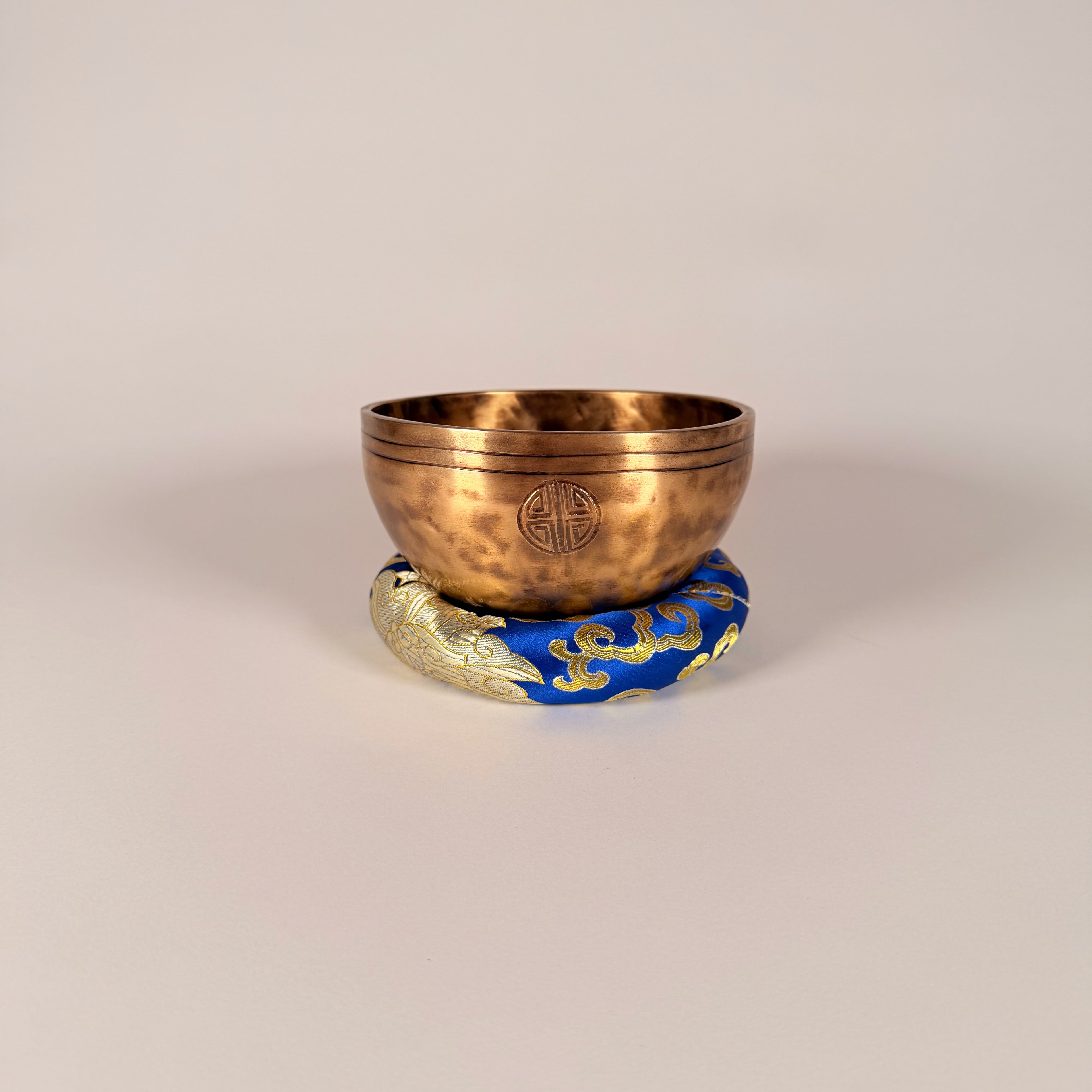 Moon Bowl — 5.50" W x 3.00" H, A Note, 562g