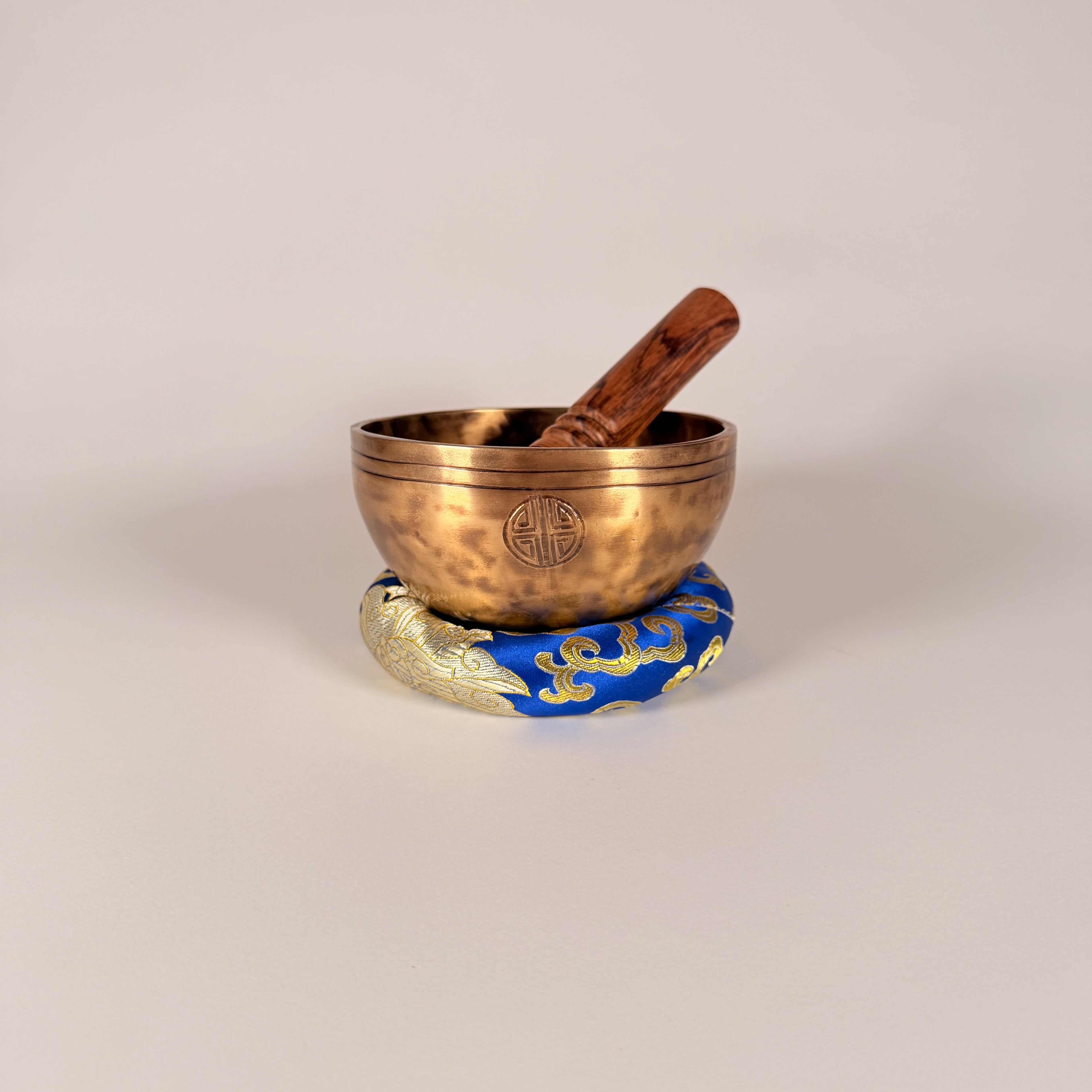 Moon Bowl — 5.50" W x 3.00" H, A Note, 562g