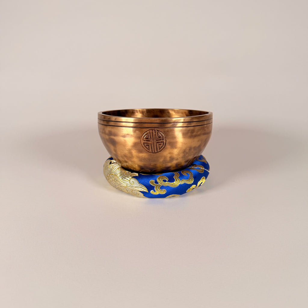 Moon Bowl — 5.50" W x 3.00" H, A Note, 604g