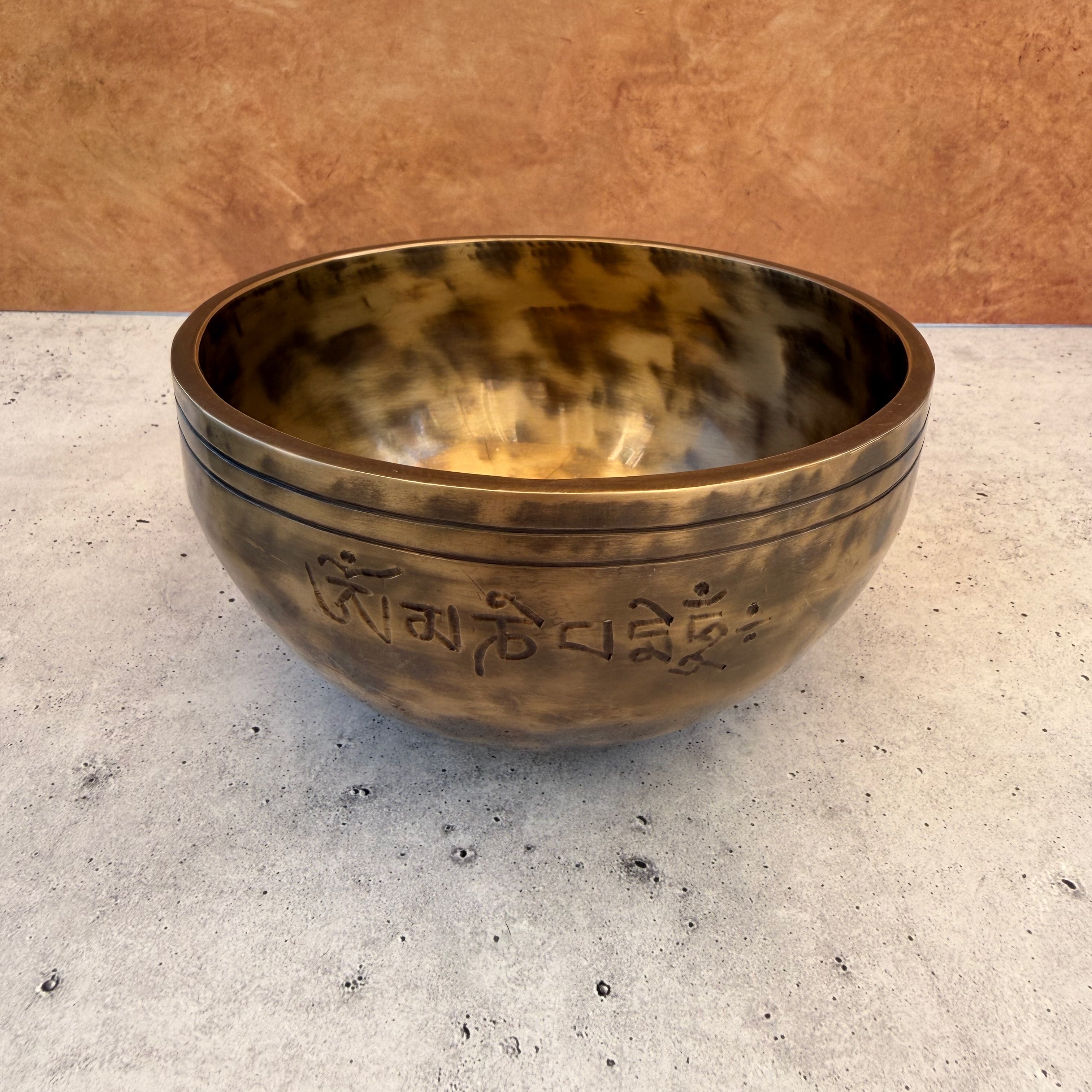 Moon Bowl — 5.50" W x 3.00" H, A Note, 604g