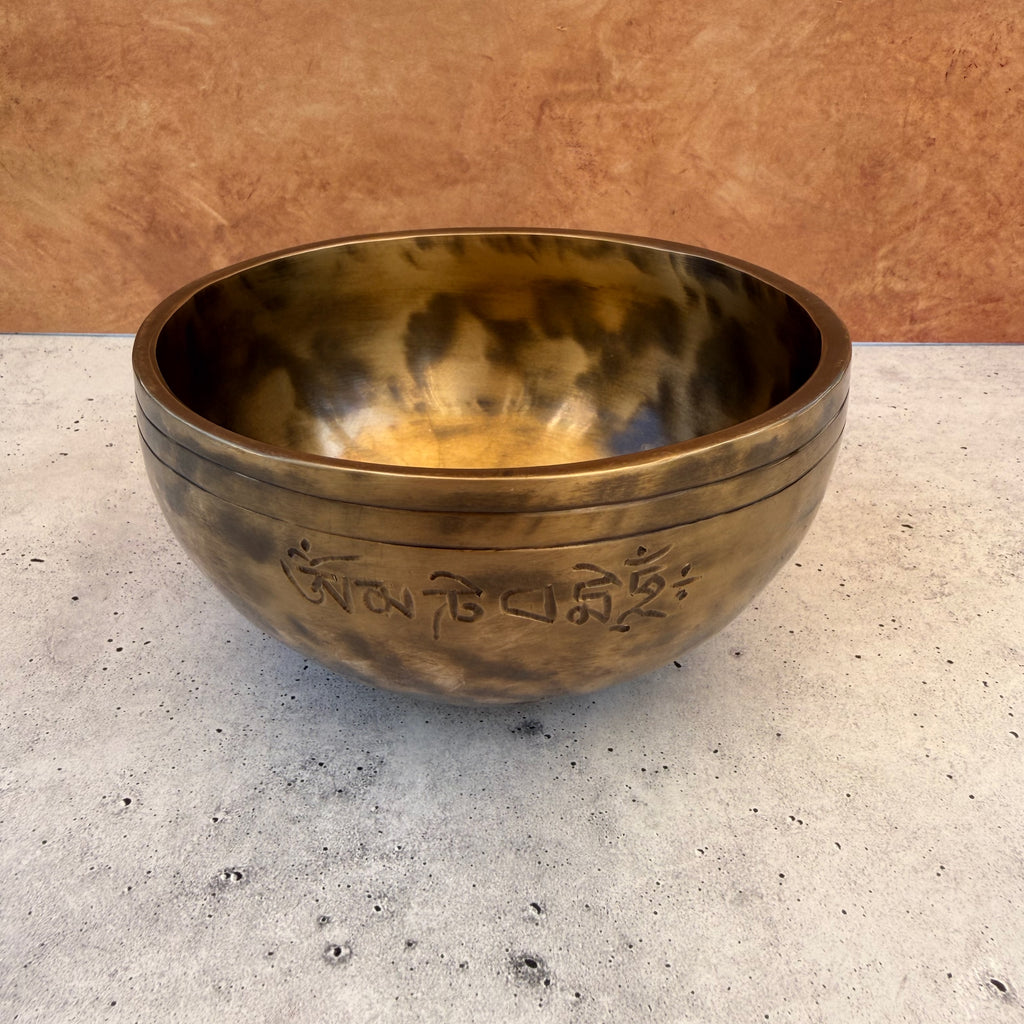 Moon Bowl — 5.75" W x 3.00" H, A Note, 686g